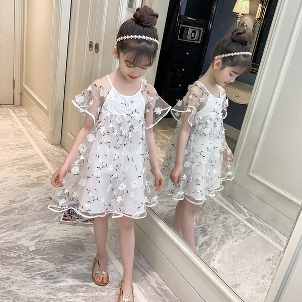 Rochie actuala pentru copii in alb cu broderie