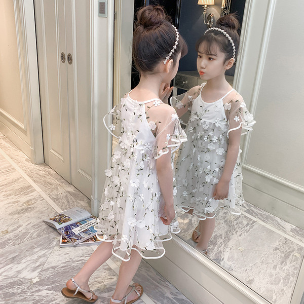 Rochie actuala pentru copii in alb cu broderie