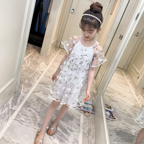 Rochie actuala pentru copii in alb cu broderie