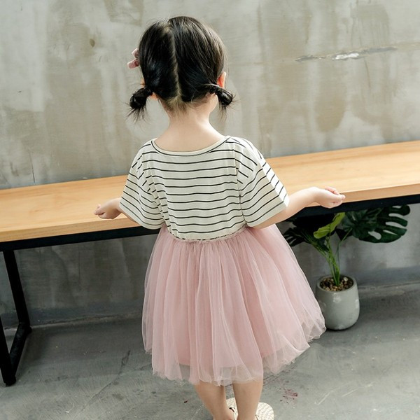 Rochie moderna pentru copii cu decolteu O si tul