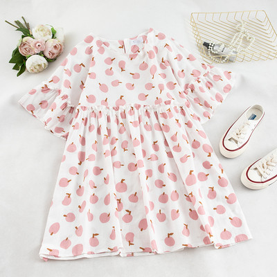 Σύγχρονο γυναικείο φόρεμα με φαρδιά μανίκια και πολύχρωμες εφαρμογές