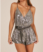 Μοντέρνες γυναικείες φόρμες με πούλιες σε ασημί χρώμα