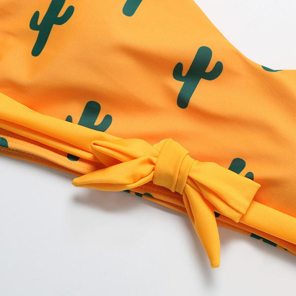 Új, kétrészes fürdőruha modell narancssárga és rózsaszín színben