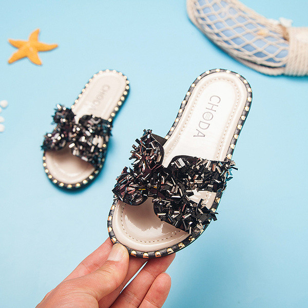 Papuci de copii actuali in trei culori cu pietre