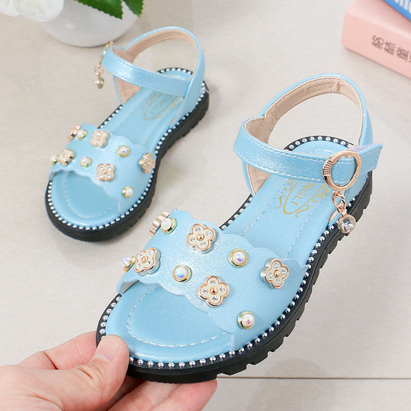 Modern gyerekszandál három színben gyöngyökkel és kövekkel