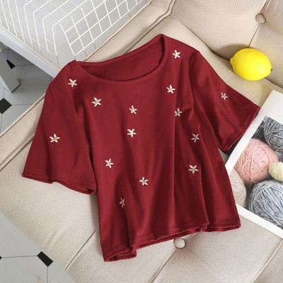 Γυναικεία μπλουζάκια με κεντήματα σε διάφορα χρώματα