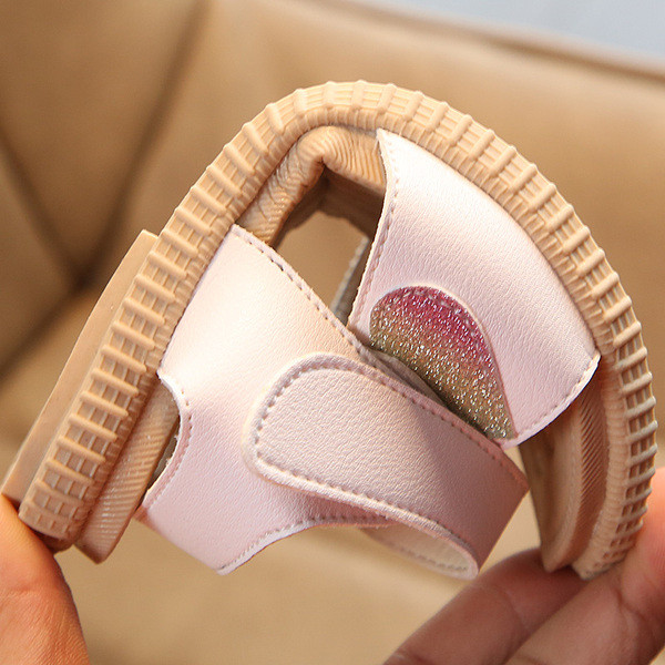 Aktuális eco bőrből készült gyerekszandál három színben