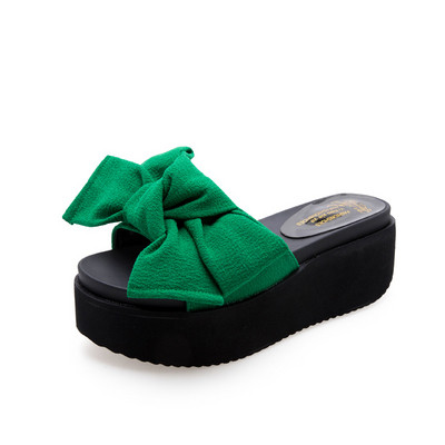Μοντέρνες γυναικείες παντόφλες πλατφόρμας σε τρία χρώματα