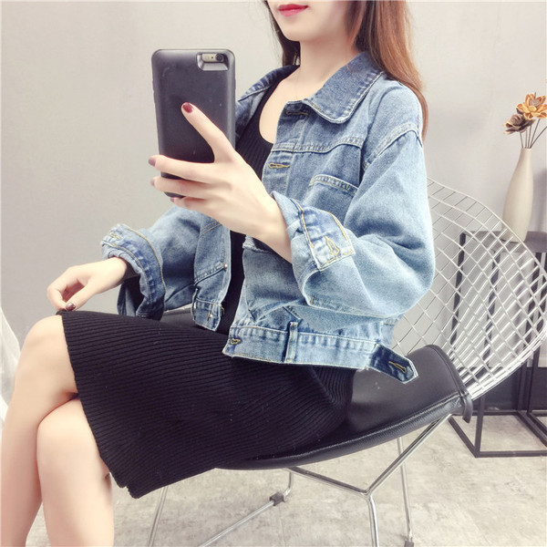 Модерно дамско дънково яке в син цвят 