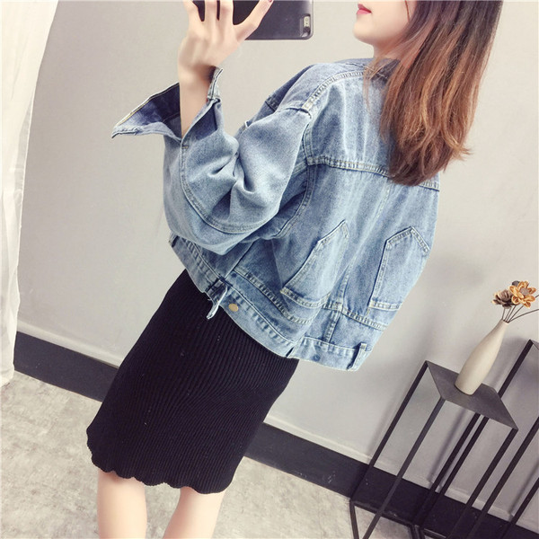 Модерно дамско дънково яке в син цвят 