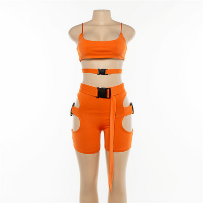 Κομψό και μοντέρνο γυναικείο σετμε κομμένα κομμάτια σε διάφορα χρώματα