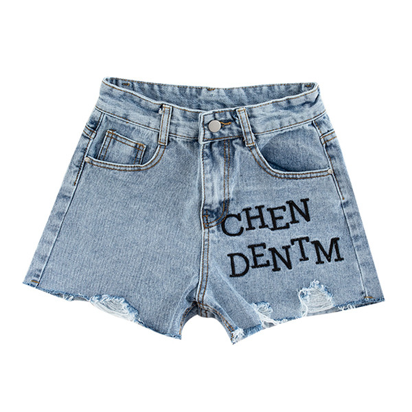 Дамски къси дънкови панталони с бродерия в  син цвят 