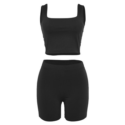 Ένα μοντέρνο γυναικείο σετ από δύο κομμάτια με μια αντανακλαστική κορδέλα σε διάφορα χρώματα