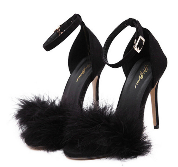 Modern női magassarkú szandál több színben