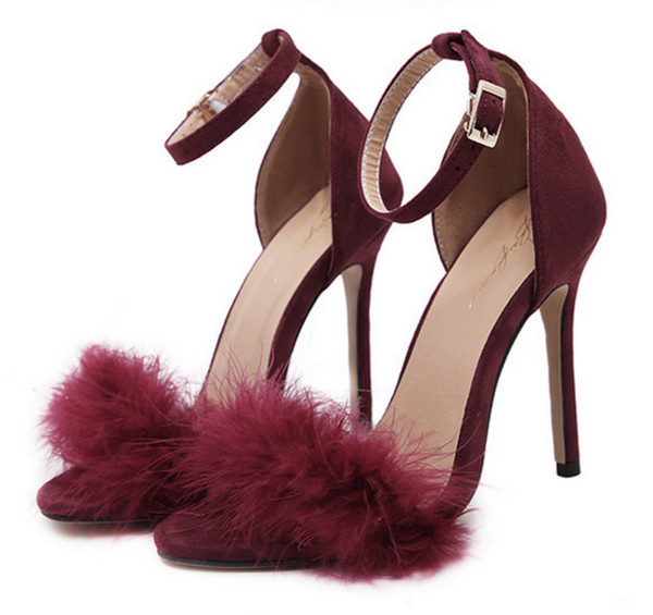 Modern női magassarkú szandál több színben