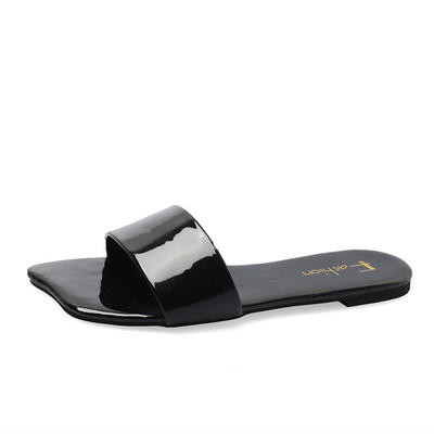 Papuci de damă în mai multe culori diferite