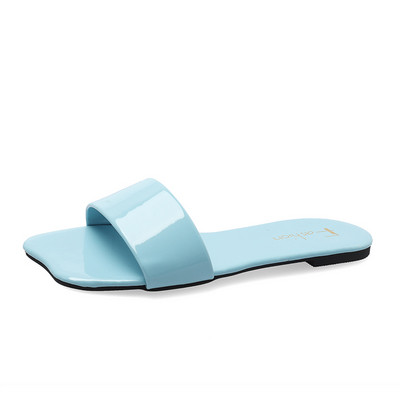 Papuci de damă în mai multe culori diferite