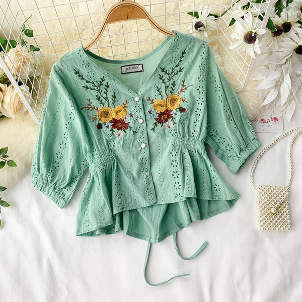 Camasa scurta de dama eleganta cu broderie in mai multe culori