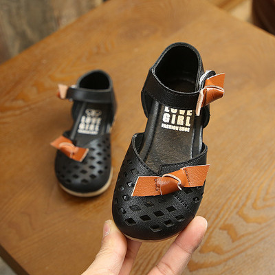 Öko bőrből készült modern gyerekszandál három színben - lányoknak