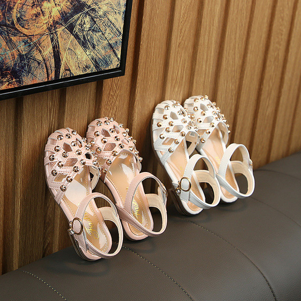 Sandale pentru copii alb și roz cu elemente metalice-pentru fete