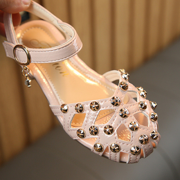 Sandale pentru copii alb și roz cu elemente metalice-pentru fete