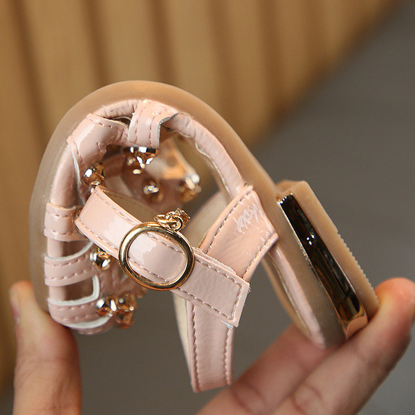 Sandale pentru copii alb și roz cu elemente metalice-pentru fete