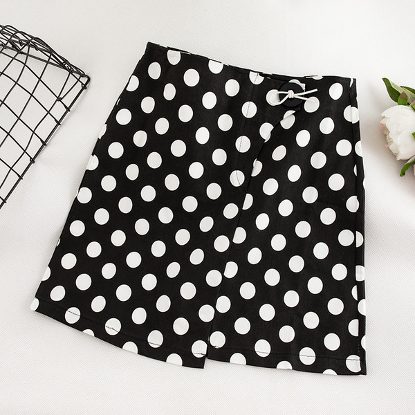 Дамска стилна пола-панталон на точки с висока талия в няколко цвята 