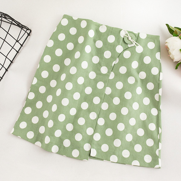 Дамска стилна пола-панталон на точки с висока талия в няколко цвята 