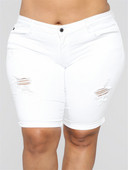 Модерни дамски къси панталони в бял и черен цвят с разкъсани мотиви