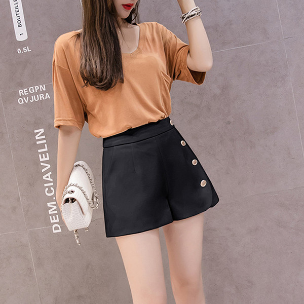 Дамски къси елегантни панталони с копчета в бял и черен цвят