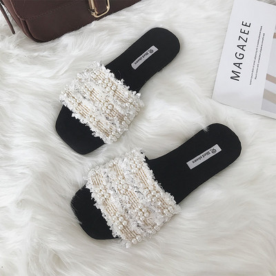 Κομψές γυναικείες παντόφλες με μαργαριτάρια σε τρία χρώματα