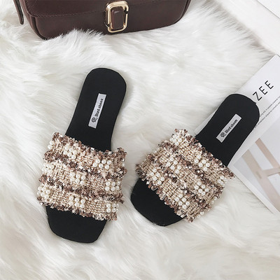 Κομψές γυναικείες παντόφλες με μαργαριτάρια σε τρία χρώματα