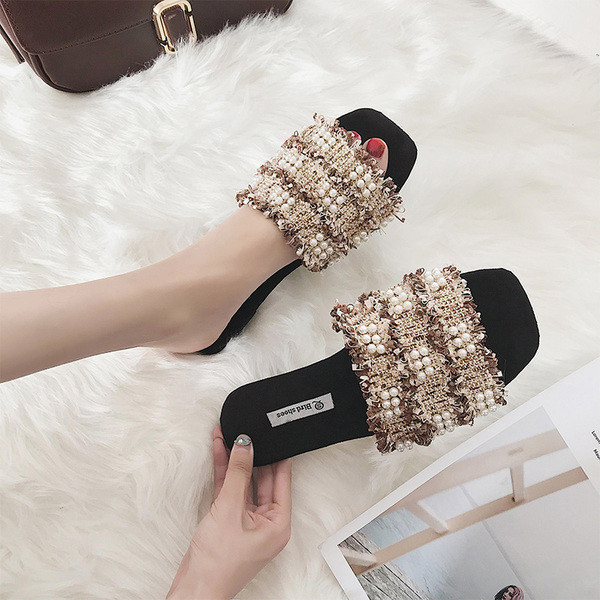 Stílusos női papucs gyöngyökkel, három színben