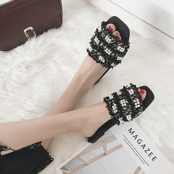 Stílusos női papucs gyöngyökkel, három színben