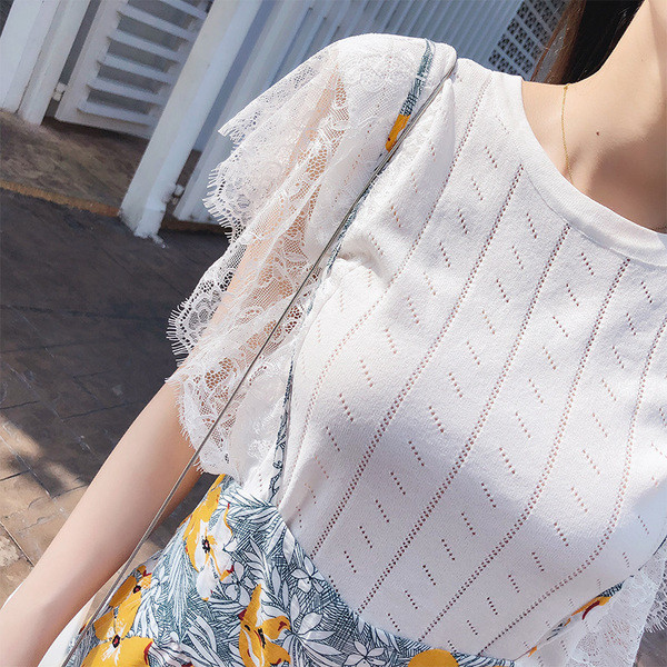 Γυναικεία μπλούζα με δαντελωτά μανίκια σε λευκό χρώμα