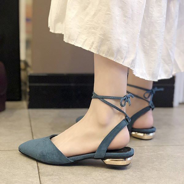 Pantofi de dama eleganti model ascutit cu sireturi in negru si albastru