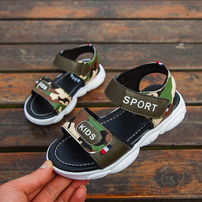 Modern gyerekszandál négy színben - fiúknak