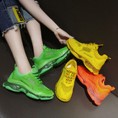 Tenisi de dama actuali in galben, verde si portocaliu