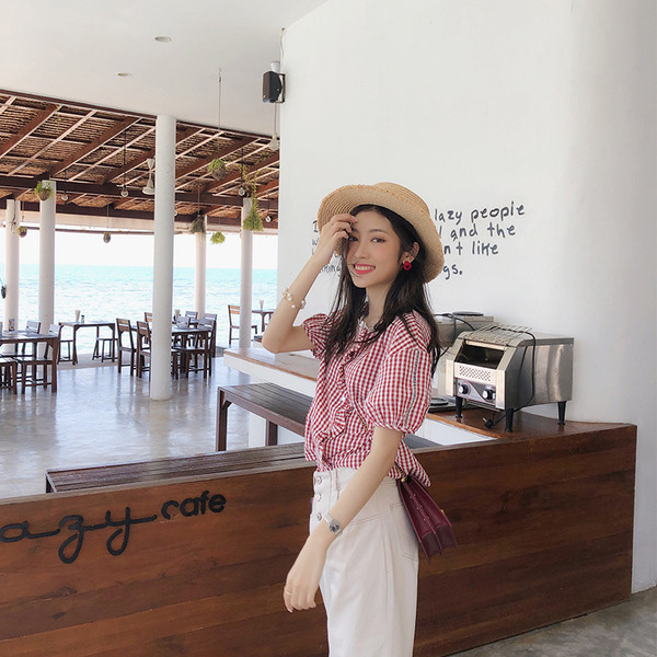 Cămașă de damă în carouri cu guler din dantelă cu mâneci scurte