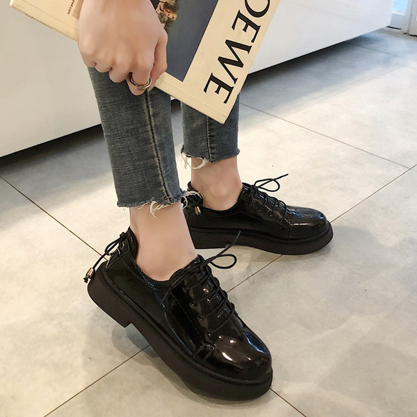 Pantofi casual dama cu sireturi in negru - doua modele