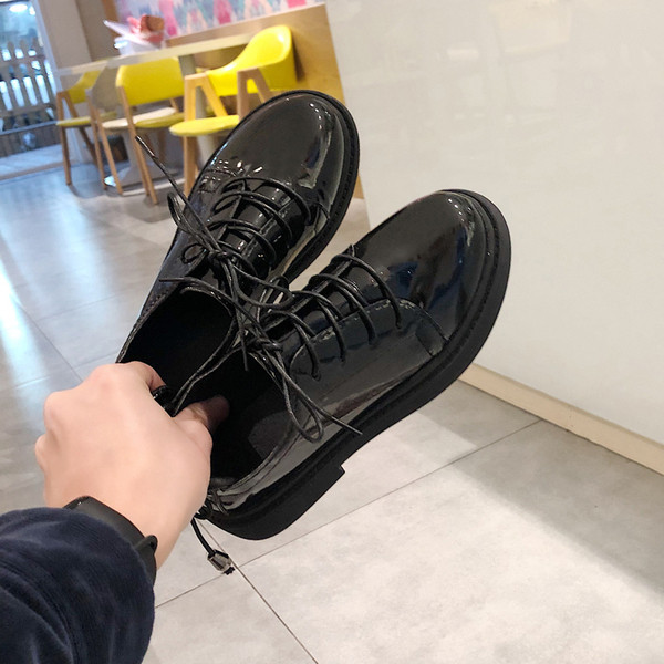 Pantofi casual dama cu sireturi in negru - doua modele