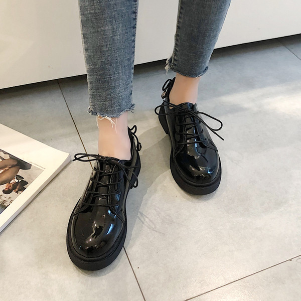 Pantofi casual dama cu sireturi in negru - doua modele