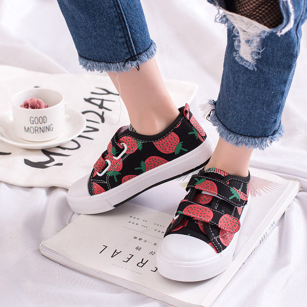 Adidași moderni pentru copii în două culori pentru fete