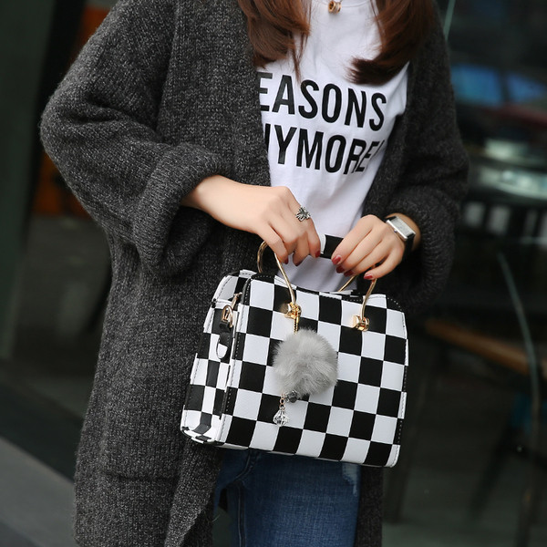 Új modell női táska fém fogantyúval és kiegészítővel