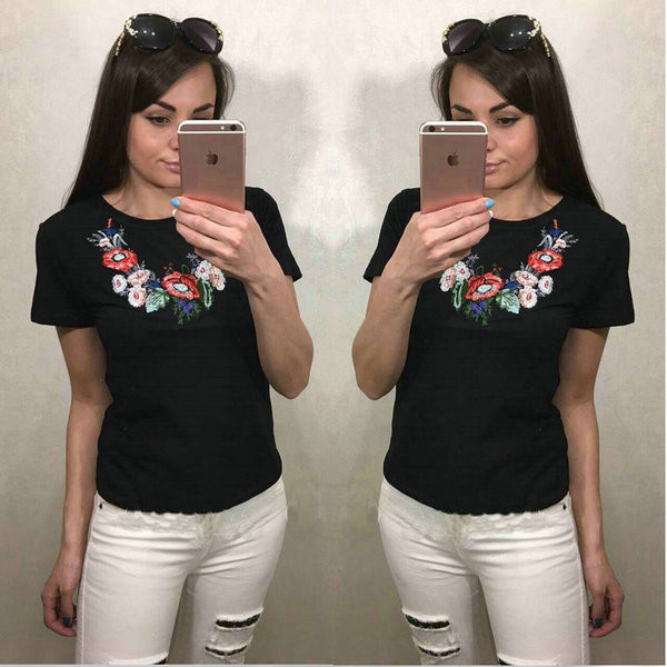 Tricou elegant de damă cu broderie în alb și negru
