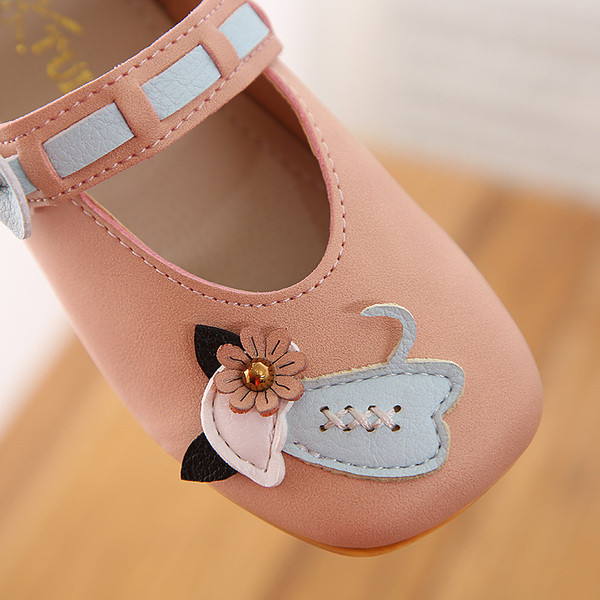 Új modell gyerekcipő három színben - lányoknak