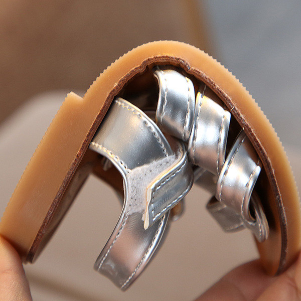 Aktuális gyerekszandál három színben lányoknak