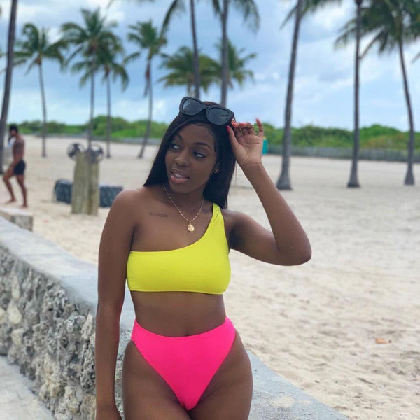 Modern női kétrészes öltöny két színben