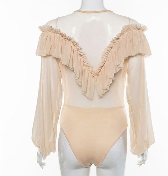 Stílusos női test mély nyakkivágással és hosszú ujjú fekete és bézs színben