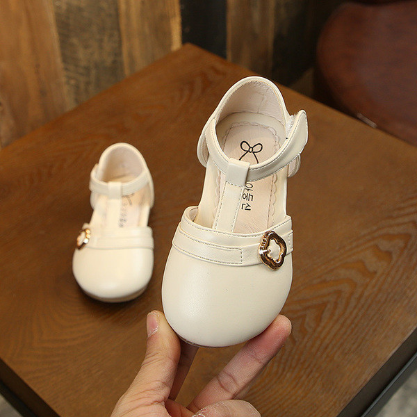 Jelenlegi gyerekszandál lányoknak - három színben